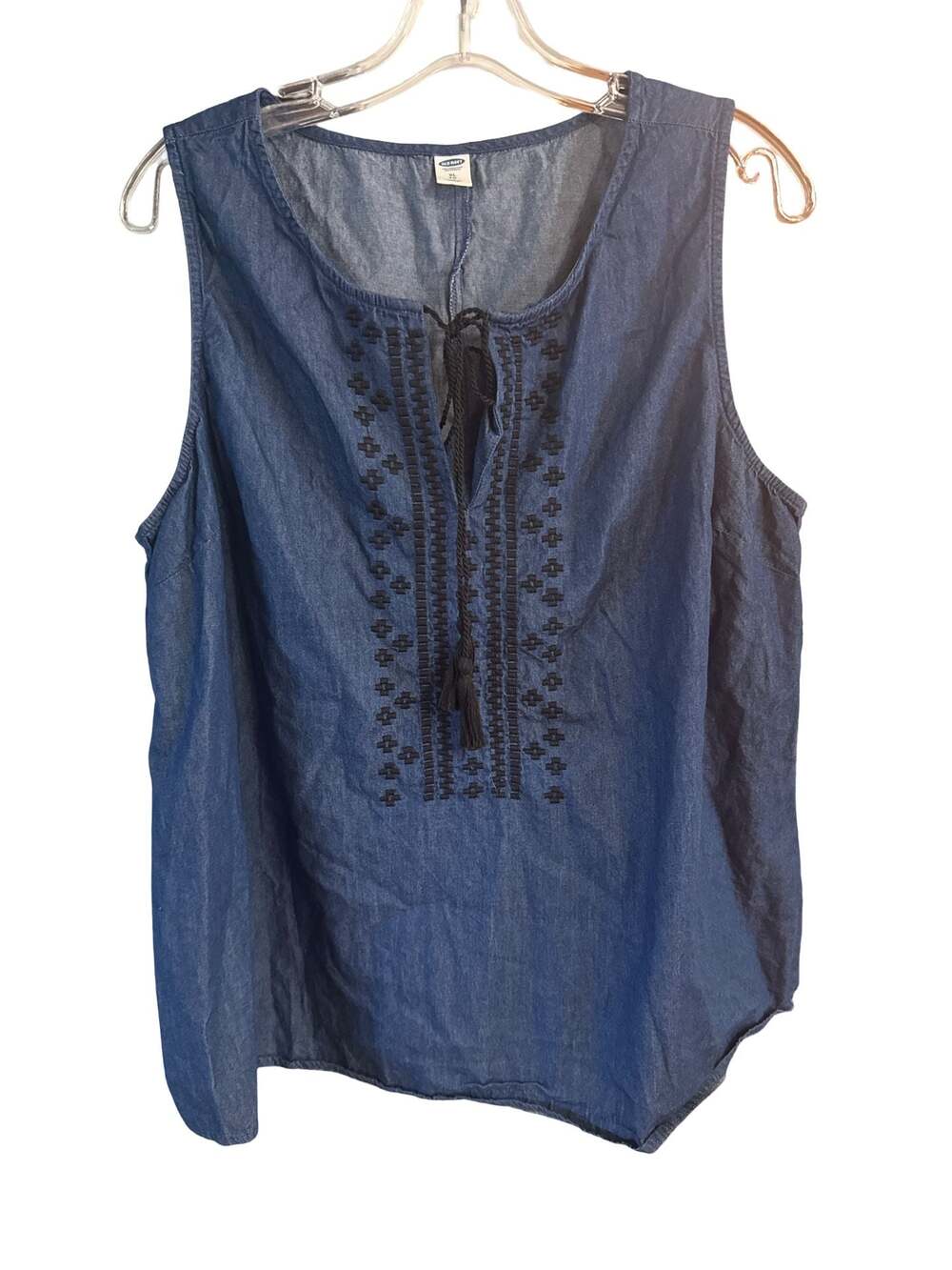 Old Navy Blue Denim Embroidered Tassel Tie Front Sleeveless Shirt Women Size XL